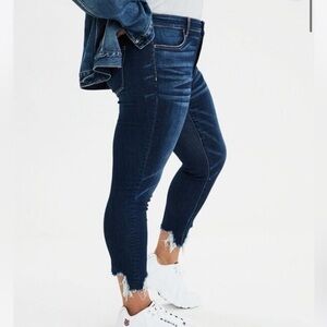 American Eagle Outfitters Dark Blue Cropped Jeans Size 2